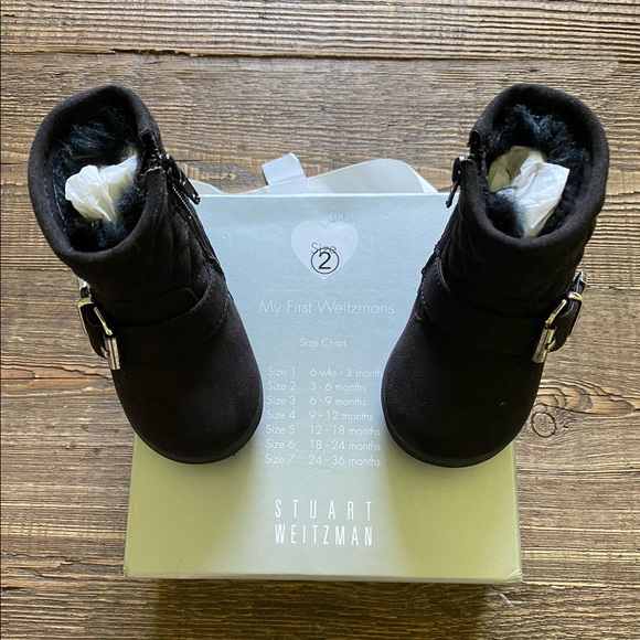 🆕 Stuart Weitzman quilted baby booties - Picture 4 of 7